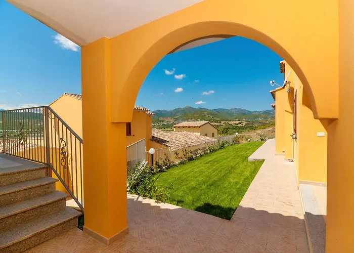In Malamuri Near Budoni, 4 Beds With Private Outdoor Area Будони